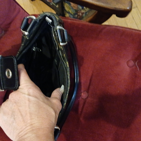 Authentic Vintage Guess bag - Picture 6 of 7